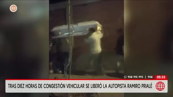 Liberan la autopista Ramiro Prialé tras diez horas de caos. Foto: América Noticias