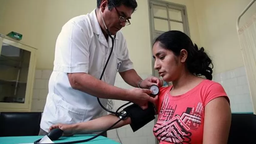 Lima: empleados de la salud pública muestran falencias en comunicación interna