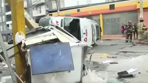 El tránsito en la zona está cerrado mientras la policía y los bomberos trabajan en la escena. / Video: Canal N