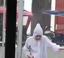 Yurimaguas: Una lluvia torrencial anegó el ingreso de emergencia del Hospital Santa Gema y diversas viviendas tras casi un mes de ausencia de precipitaciones. Video: Canal N