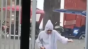 Yurimaguas: Una lluvia torrencial anegó el ingreso de emergencia del Hospital Santa Gema y diversas viviendas tras casi un mes de ausencia de precipitaciones. Video: Canal N