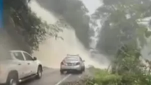 Las intensas lluvias dejaron rutas bloqueadas y deslizamientos en Oxapampa y zonas cercanas de la selva central. Video: Canal N