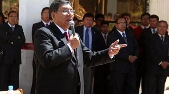 Lucio Ávila rechaza críticas: "Ambas tesis son totalmente distintas" Lucio Ávila rechaza críticas: "Ambas tesis son totalmente distintas"