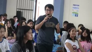 El maestro del quechua que rescata raíces en aulas limeñas. Foto: Andina