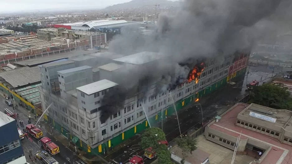 Incendio en Las Malvinas. Foto: Andina