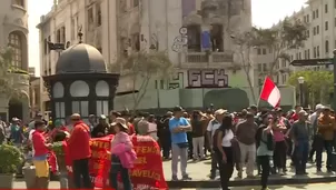 Estas delegaciones de provincias llevan banderolas y pancartas con información de sus reclamos. / Video: América Noticias