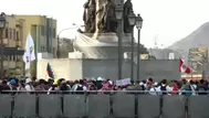 Manifestantes se reúnen en inmediaciones de la plaza Dos de Mayo