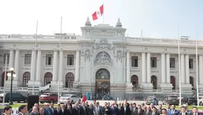 La Mesa Directiva del Congreso, presidida por Fernando Rospigliosi, aprobó otorgar una compensación extraordinaria en julio para el personal policial de la División de Seguridad, edecanes y escolta asignados al Parlamento. Foto: Congreso. Video: Canal N