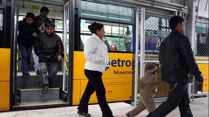 Bus alimentador del Metropolitano. Foto: Andina Bus alimentador del Metropolitano. Foto: Andina