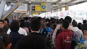 Colas en estación del Metropolitano. Foto: @VentoAlan