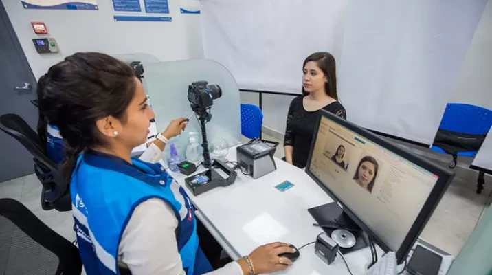 Migraciones dispone la atención para que ciudadanos obtengan el pasaporte electrónico. Foto: El Comercio Migraciones dispone la atención para que ciudadanos obtengan el pasaporte electrónico. Foto: El Comercio