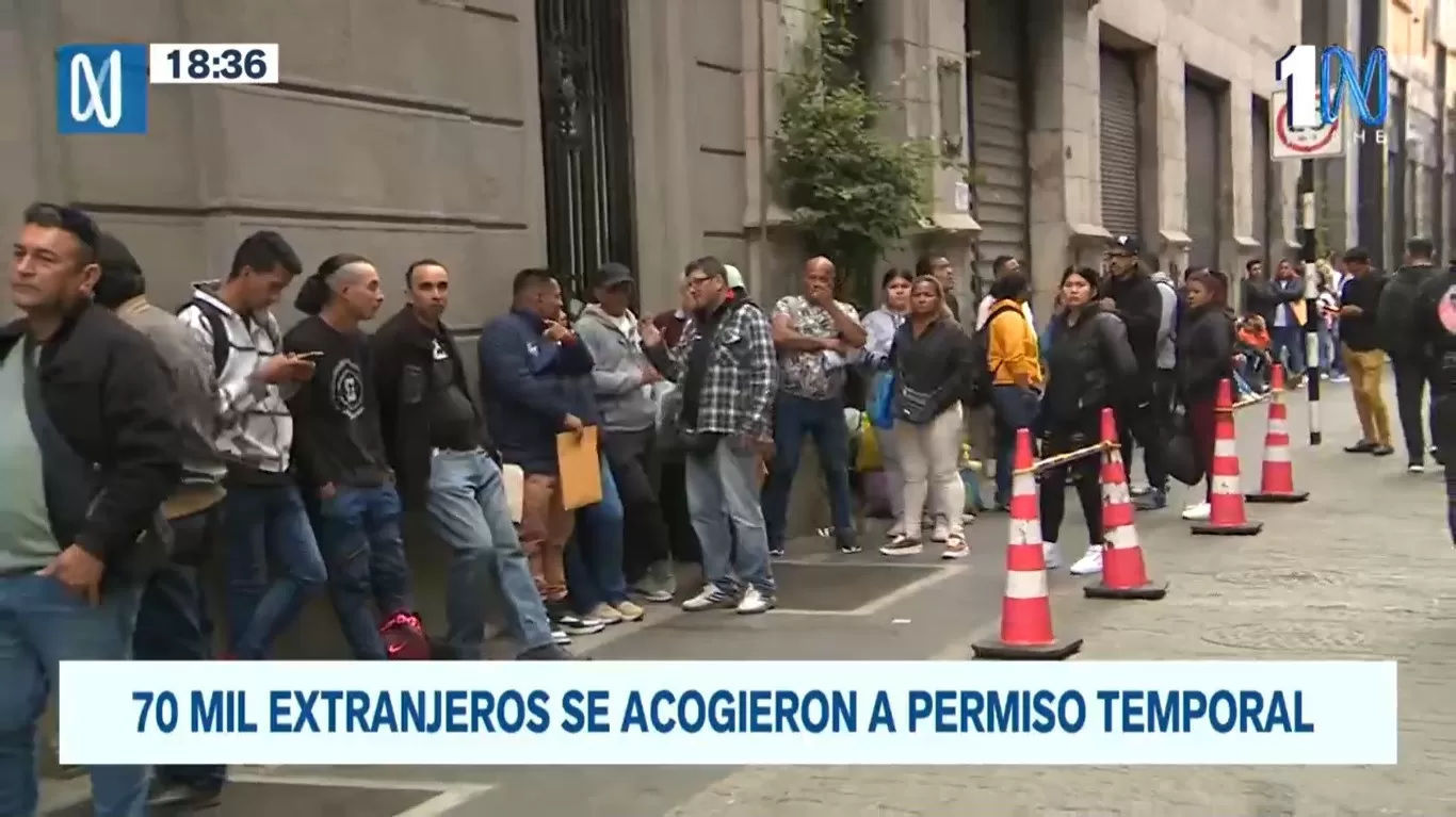 Se registraron largas filas en la sede de Migraciones del Centro de Lima - Foto: Canal N