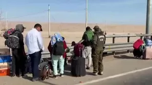Migrantes indocumentados se retiran en caravana hacia Chile tras ingreso irregular por Tacna. Video: Canal N