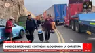 Mineros bloquean vía en Arequipa: Cientos de pasajeros varados