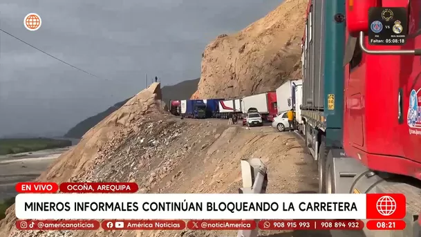 Mineros bloquean vía en Arequipa y cientos de pasajeros quedan varados. Foto: América Noticias