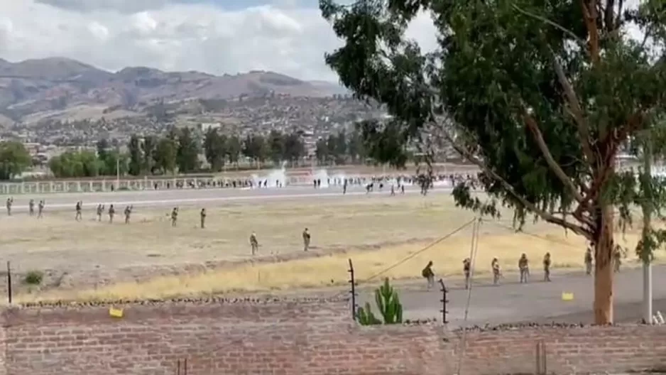 Toma aeropuerto de Ayacucho / Foto: RT Toma aeropuerto de Ayacucho / Foto: RT
