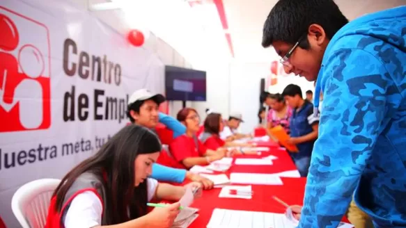 Las becas se otorgarán en beneficio de los jóvenes del país. Foto referencial: MTPE