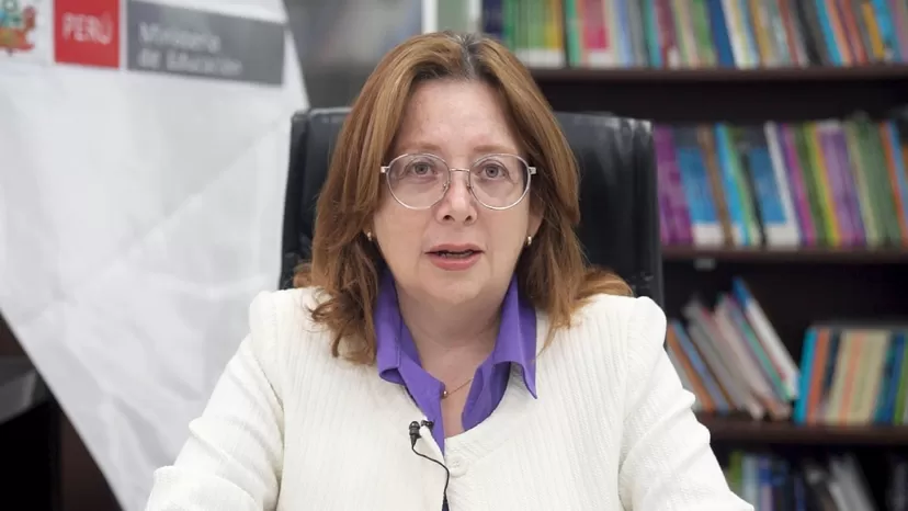 Ministra de Educación anunció la separación de docentes que hayan presentado documentación falsa