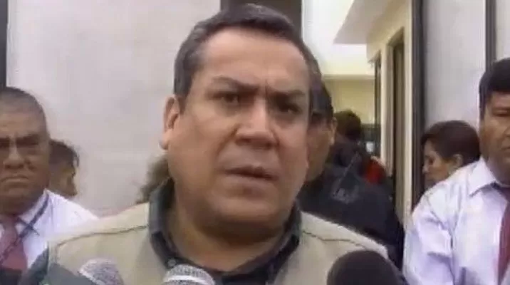 Ministro Adrianzén: Acudiré al Congreso si me convocan Ministro Adrianzén: Acudiré al Congreso si me convocan