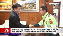 Ministro Carlos Morán respaldó a suboficial tras intervenir a chofer infractor. Foto: América Noticias