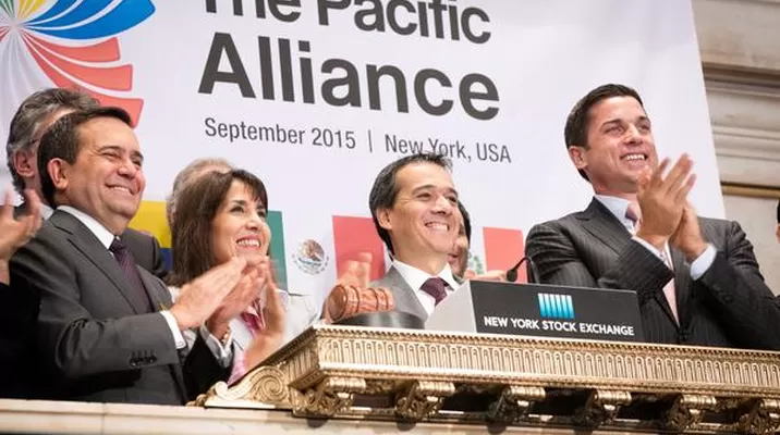 Ministro Segura en Nueva York. Foto: @NYSE Ministro Segura en Nueva York. Foto: @NYSE