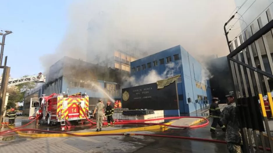 Las armas que estaban cerca del fuego pudieron ser trasladadas / Foto: Andina