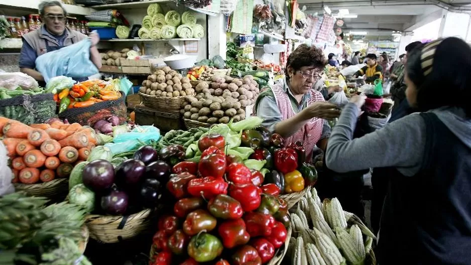 Alimentos deben ser manipulados adecuadamente para evitar enfermedades. Foto: Andina