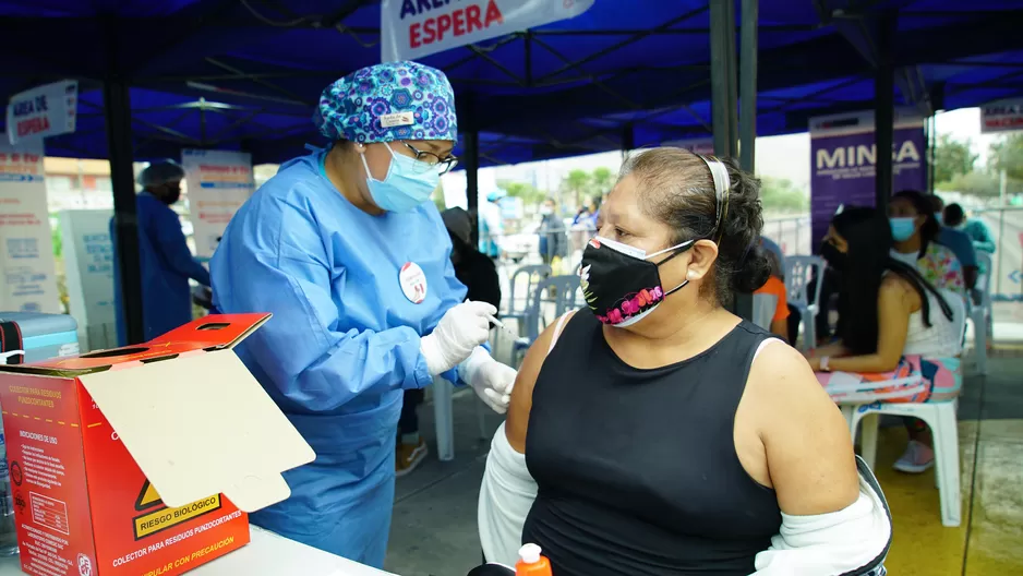 Minsa espera llegar al 80 % de la población objetivo vacunada. Foto: Minsa