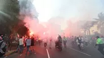 Hinchas de la U rompieron protocolos de sanidad. Foto: Depor - Video: Canal N