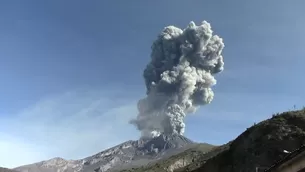 El volcán Ubinas continúa expulsando cenizas y gases tóxicos alarmando a la población. / Video: Canal N