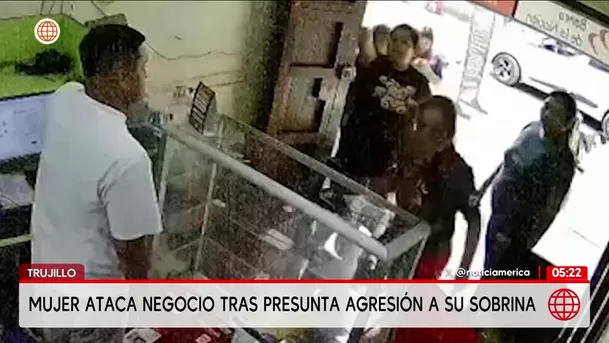 Mujer ataca negocio tras agresión a sobrina en Trujillo. Foto: América Noticias Mujer ataca negocio tras agresión a sobrina en Trujillo. Foto: América Noticias