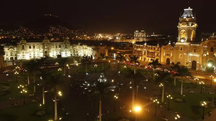 Lima sufrió severos daños con el paso de los años. Foto: Peruinforme Lima sufrió severos daños con el paso de los años. Foto: Peruinforme