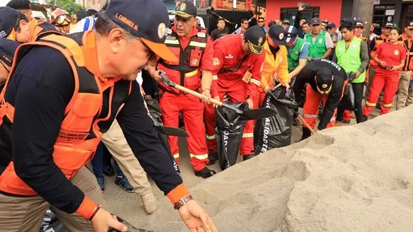 Autoridades realizan trabajados en riberas del río Rímac. Foto: Indeci