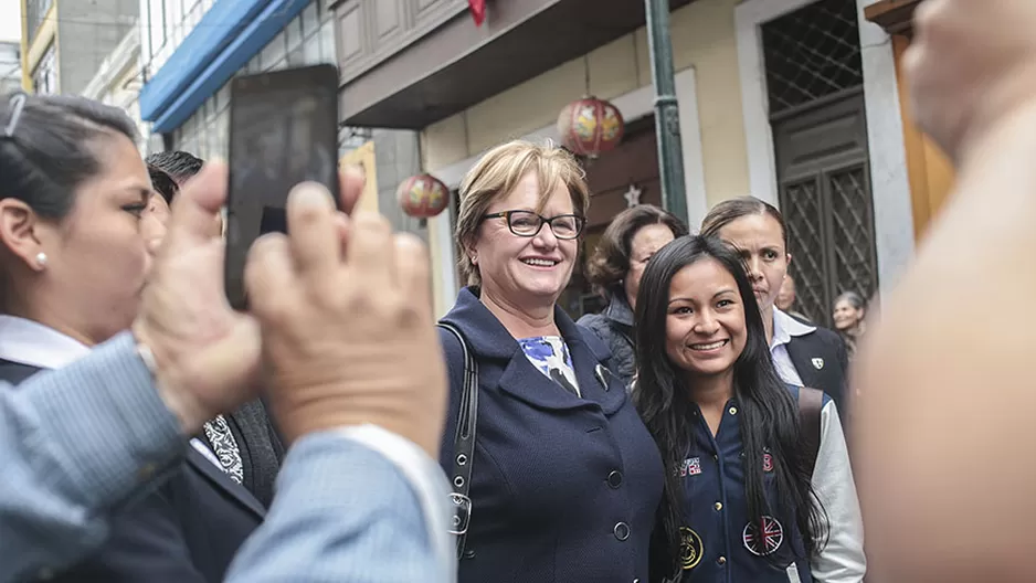 Nancy Lange: primera dama estuvo de paseo por el Jirón de la Unión