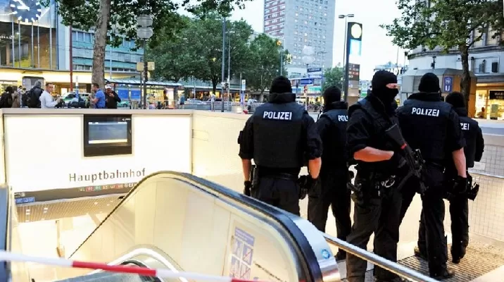 Atentado dejó diez muertos, incluyendo al autor de tiroteo, y 16 heridos / AFP Atentado dejó diez muertos, incluyendo al autor de tiroteo, y 16 heridos / AFP