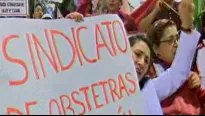 Las obstetras protestaron en el frontis del Minsa