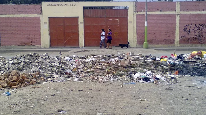 Basura en calles de Lima. Foto: blog Noticias de lima norte Basura en calles de Lima. Foto: blog Noticias de lima norte