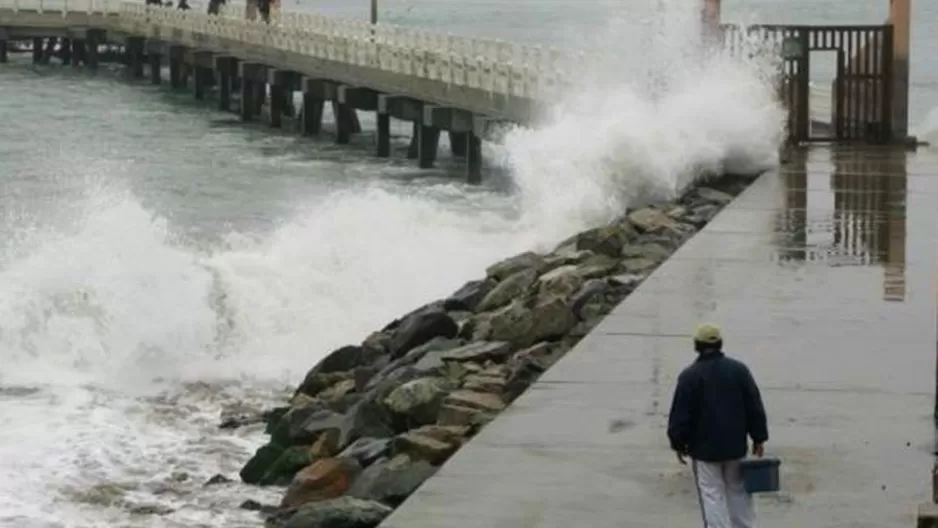 Puertos se cerraron como medida de prevención ante presencia de oleajes. Foto referencial: Canal N 