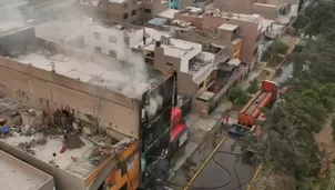 En el distrito de Los Olivos, extorsionadores habrían provocado incendio en tienda de colchones. / Video: América Noticias