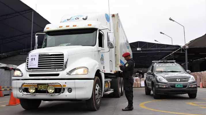 El material electoral será custodiado por la Policía Nacional. Foto: El Comercio El material electoral será custodiado por la Policía Nacional. Foto: El Comercio
