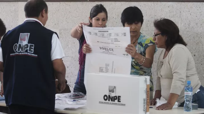 463,842 miembros de mesa, entre titulares y suplentes, deberán participar en la segunda vuelta. Foto: Andina 463,842 miembros de mesa, entre titulares y suplentes, deberán participar en la segunda vuelta. Foto: Andina