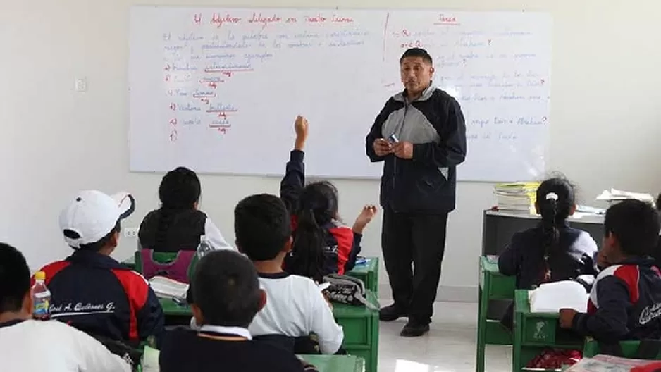 Gobernadora respaldó la marcha de los padres de familia que exigen el reinicio de las clases>