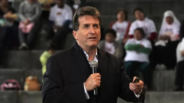 De la Flor agradeció a los pobladores de las zonas afectadas De la Flor agradeció a los pobladores de las zonas afectadas