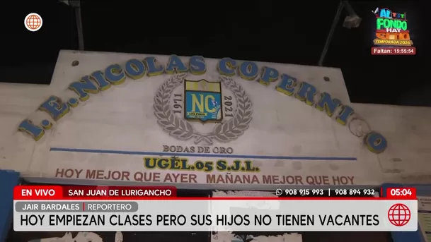 Padres duermen fuera de colegio por vacantes en San Juan de Lurigancho. Foto: América Noticias