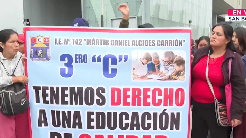 Padres de colegio de San Juan de Lurigancho protestan por plagas