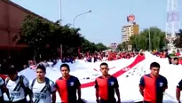 Sin cesar en las arengas, la caminata se realizó en la céntrica avenida España