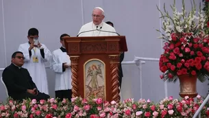 El papa Francisco celebró una multitudinaria misa en la Base Aérea Las Palmas