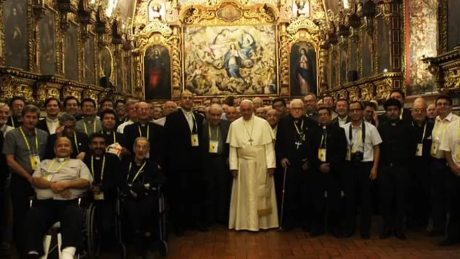 Papa Francisco con la Compañía de Jesús. Foto: Jesuitas del Perú‏