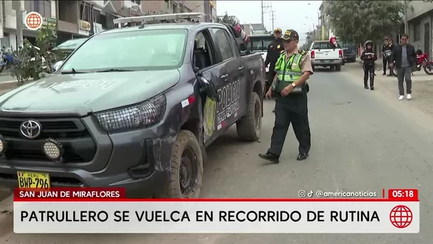 Patrullero PNP se vuelca en San Juan de Miraflores. Foto: América Noticias