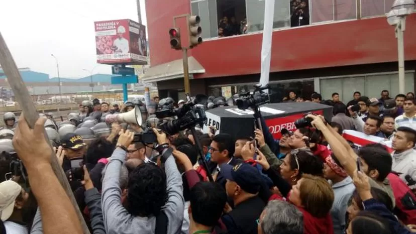 Peaje Puente Piedra: manifestantes iniciaron marcha por la Panamericana Norte